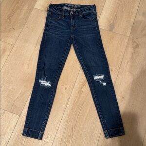 American Eagle Outfitters Women's Dark Blue Ripped Skinny Jeans Jeggings size 0